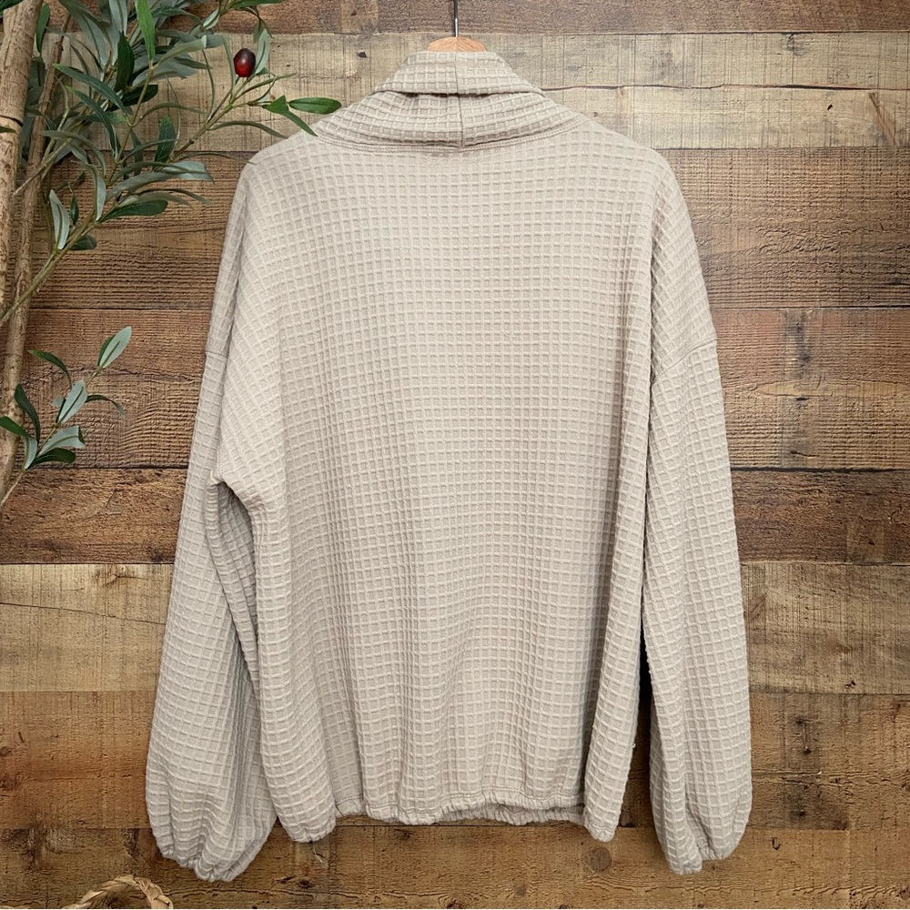Pullover Waffle Textured, Pretty Neckline, Pockets in Front - Picture 7 of 10